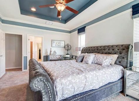 67 Gorgeous Tray Ceiling Design Ideas - Designing Idea Tray Ceiling Ideas Bedroom Master Suite, Tray Ceiling Ideas Bedroom, Modern Tray Ceiling, Ceiling Ideas Bedroom, Blue Ceiling Bedroom, Tray Ceiling Paint Ideas, Tray Ceiling Paint, Coffered Ceiling Paint, Tray Ceiling Bedroom