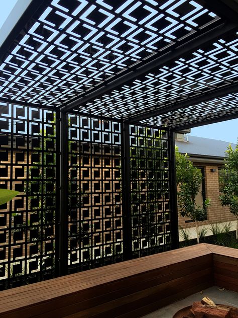 درابزين السلم, Pergola Design Ideas, Pergola Metal, Small Pergola, Pergola Swing, Retractable Pergola, Building A Pergola, Modern Pergola, Metal Pergola