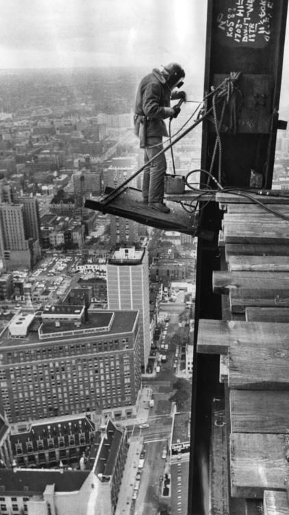 John Hancock Center Shielded Metal Arc Welding, Steel Worker, Arc Welding, Tree Artwork, Metal Welding, Steel Beams, Foto Art, Welding Art, Jolie Photo