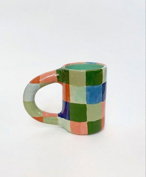 Playful, colorful grid mug 심플한 그림, Creation Art, Diy Ceramic, Tassen Design, Keramik Design, Pottery Crafts, Diy Pottery, Ceramics Pottery Art, Ceramics Projects