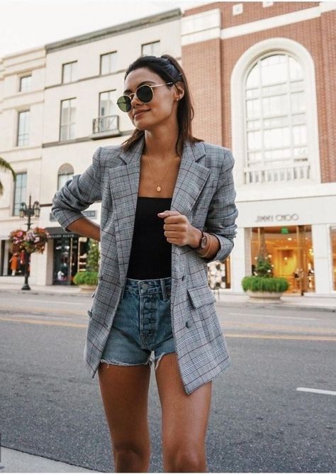 Single Button Plaid Blazer #zmeootd Beautiful plaid blazer with denim shorts . BUY HERE! Beautiful clothing of all designs and creations is here! ZAFUL IS THE BEST !!! #sweatshirt #teddy #women #pants #EvydayLooks #HappyDate #AthleisureStyle #CollegeLife #PartyQueen #Khaki Travel Outfit Spring, Blazer Outfits Casual, Millennials Fashion, Blazer Outfit, Mode Casual, Mode Inspo, Blazer Outfits, Plaid Blazer, Summer Fashion Outfits