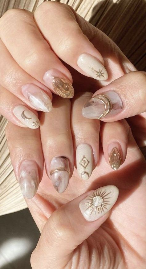 Korean Acrylic Nails Art Designs, Nail Art Lamaran, Nail Art Simple Elegant Classy, Japanese Gel Nail Designs, Korean Nails Ideas, Oval Nails Inspiration, Nails Con Relieve, Korean Nail Art Aesthetic, Nail Art Korean