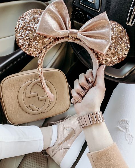 Disney Ears Aesthetic, Girly Disney Outfits, Disneyland Minnie Ears, Rose Gold Disney Outfit, Pink Disney Ears Outfit, Cute Mickey Ears, Aesthetic Mickey Mouse, Disney Outfits Pink Ears, Disney Minnie Ears