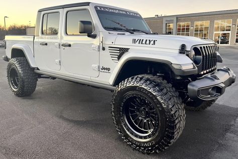 Jeep Gladiator Willys, Jeep Mods, Jeep Grill, Jeep Rubicon, Jeep Stuff, Willys Jeep, Jeep Truck, Jeep Gladiator, Jeep Life