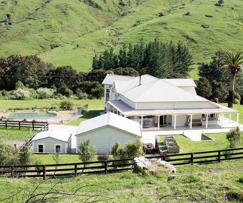 New Zealand Farmhouse, Lifestyle Block, New Zealand Home, New Zealand Homes, New Zealand Country, Farm Style House, New Zealand Houses, Equestrian Facilities, Rural Retreats