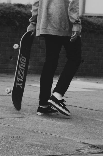 Skateboard Outfits, Skate Boy, Skater Boi, Skate Vibes, Skate Aesthetic, Skateboard Aesthetic, Skate Photos, Skater Vibes, Skateboard Photography