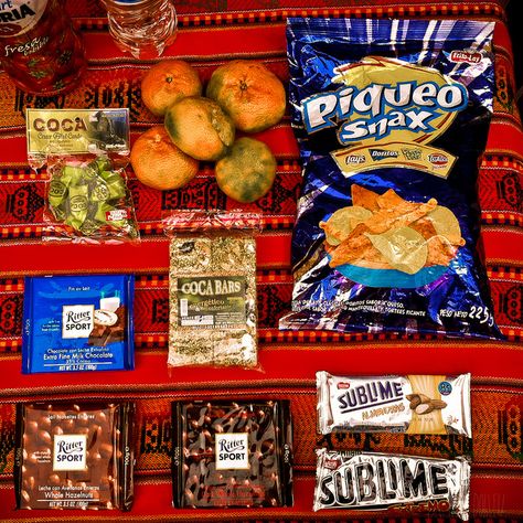 Peruvian snacks (and some Rittler Sport) Coca candies - Tangerines - Piqueo Snaks - Coca bars - Sublime chocolate bars Peruvian Snacks, Sublime Chocolate, Ritter Sport, Chocolate Bars, Chocolate Bar, Hazelnut, Pop Tarts, Peru, Tart