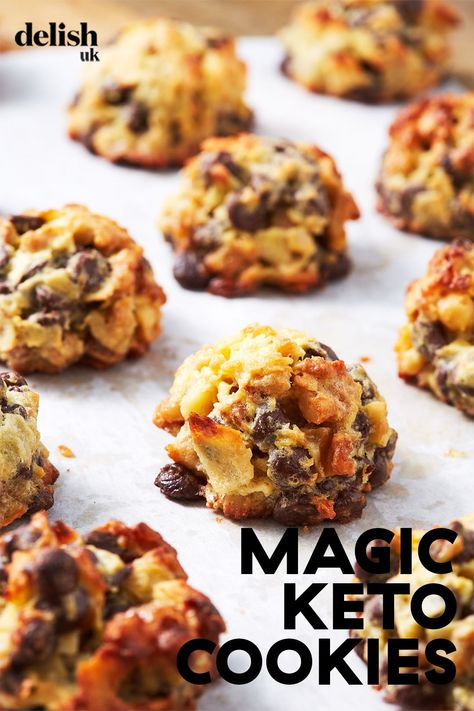 These low-carb magic keto cookies are super easy to make and totally keto-friendly and flour free! That way, you can feel good about eating more than one! They are chocolatey and gooey and make the perfect sweet treat after dinner. They are quick and easy to make and can be prepped and ready to eat in 35 minutes. There's no reason why keto-lovers shouldn't be able to satisfy their sweet tooth cravings and enjoy crumbly, yummy cookies! Turkey Marinara Sauce, Keto Magic Cookies, Magic Cookies, Turkey Stuffed Peppers, Ground Turkey Stuffed Peppers, Grain Free Cookies, Chocolate Melts, Keto Stuffed Peppers, Stuffed Peppers Turkey