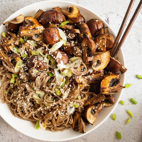 Mushroom Soba Noodles with Garlic Butter and Soy. Ready in 15 Minutes. Noodles Mushrooms, Soba Recipe, Soy Sauce Noodles, Caramelized Mushrooms, Soba Noodles Recipe, Mushroom Garlic, Buckwheat Noodles, Marinated Mushrooms, Sesame Sauce