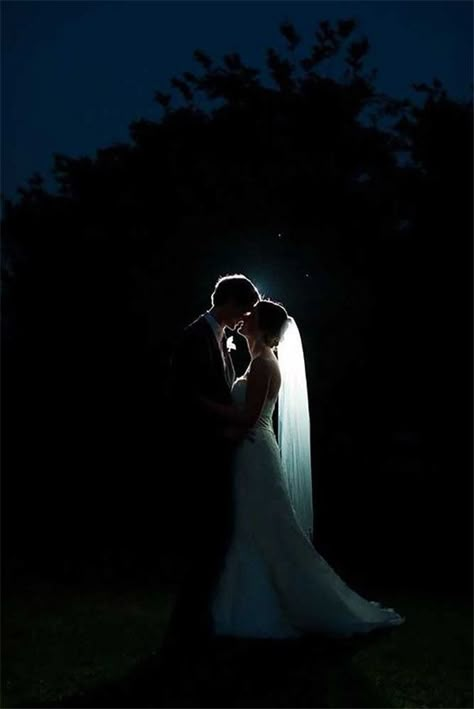 Wedding Photography » 20 Romantic Night Wedding Photo Ideas You Never Wonna Miss!❤️ See more: http://www.weddinginclude.com/2017/02/romantic-night-wedding-photo-ideas-you-never-wonna-miss/ Romantic Night Wedding, Wedding Photo Collage, Night Wedding Photos, Amazing Wedding Photography, Foto Tips, Wedding Picture Ideas, Wedding Pic, Romantic Night, Photo Couple