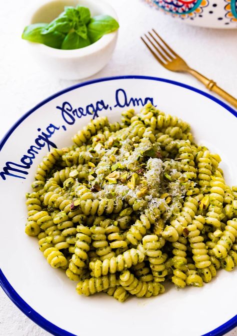 Best Basil Pistachio Pesto Pasta Recipe (Super Easy!) - CucinaByElena Pesto Pasta Recipe, Pasta Al Pesto, Pesto Pasta Recipes, Pistachio Pesto, Pasta Sauces, Pesto Pasta, Pasta Recipe, Pistachio, Pasta Recipes