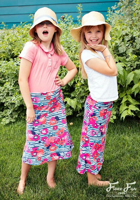 Whether they wear it to brunch or to the beach, your little fashionistas will love the elegant feel of this Tween Yoga Midi Skirt Pattern! Girls Skirt Pattern Free, Girls Skirt Pattern, Girls Maxi Skirt, Free Skirt Pattern, Girls Skirt Patterns, Sew Tips, Long Skirt Pattern, Knit Skirt Pattern, Diy Maxi Skirt