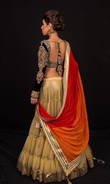 Dupatta Draping, Sangeet Outfit, Choli Designs, Indian Bridal Wear, Indian Lehenga, Ghagra Choli, Indian Couture, Indian Wedding Outfits, Hindu Wedding