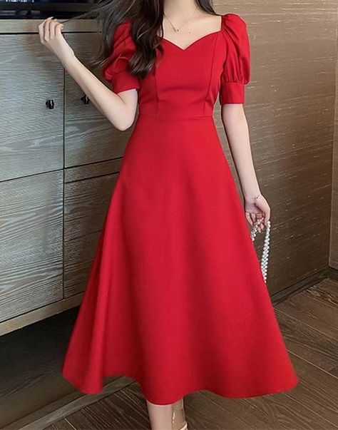 Simple Frock Design, Long Gown Design, Casual Frocks, Simple Frocks, Simple Gowns, Frock For Women, Style Guru, Elegant Dresses Classy, Long Frocks