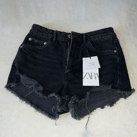 High Wasted Jean Shorts, High Wasted Jeans, Summer Shorts Denim, Low Rise Shorts, Ripped Denim Shorts, Zara Shorts, Ripped Denim, Really Cute Outfits, Cute Simple Outfits