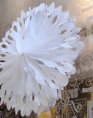 Tissue snowflake tutorial!perfect decor for Disney Frozen birthday! White Silver Christmas, Snowflake Tutorial, Tissue Paper Decorations, Paper Snowflakes Diy, Christmas Dessert Table, Frozen Birthday Theme, Disney Frozen Party, Disney Frozen Birthday, Snow Flakes Diy