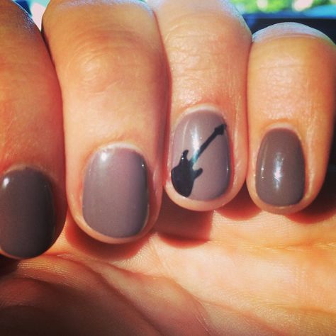 Guitar Nail Art, Music Theme Nails, Rock Music Nails, Guitar Nails Design, The 1975 Nails Design, Short Nails For Guitar Players, Rock N Roll Nails Designs, 1975 Nails, Nails For Guitar Players