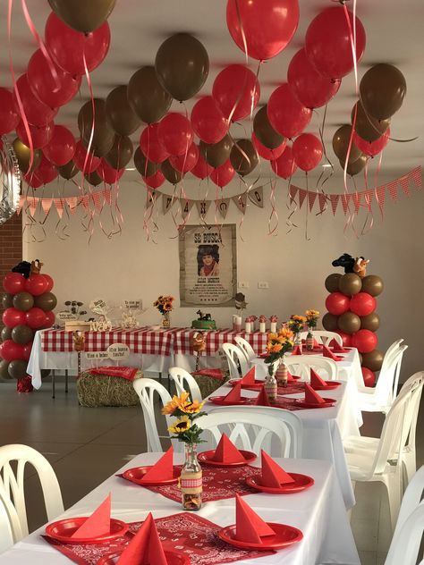 Jaripeo Decorations, Horse Birthday Party Ideas, Horse Birthday Party Decorations, Cowboy Birthday Party Decorations, Mens Birthday Party Decorations, Horse Party Decorations, Cowgirl Party Decorations, Cowboy Themed Birthday Party, Horse Birthday Party