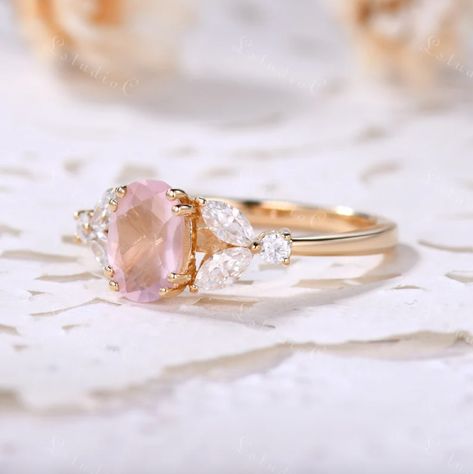 Dainty Wedding Rings, Quartz Ring Engagement, Senior Ring, Rose Quartz Engagement Ring, Cartier Love Wedding Band, Wax Seal Ring, Rose Quartz Ring Engagement, Fairytale Engagement Rings, Cute Promise Rings