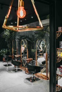 Industrial Salon Decor, Salon Decor Studio, Rustic Salon, Hair Styles For Older Women, Barbershop Design Interior, Mens Hair Salon, Beauty Shop Decor, Barber Shop Interior, Black Ginger