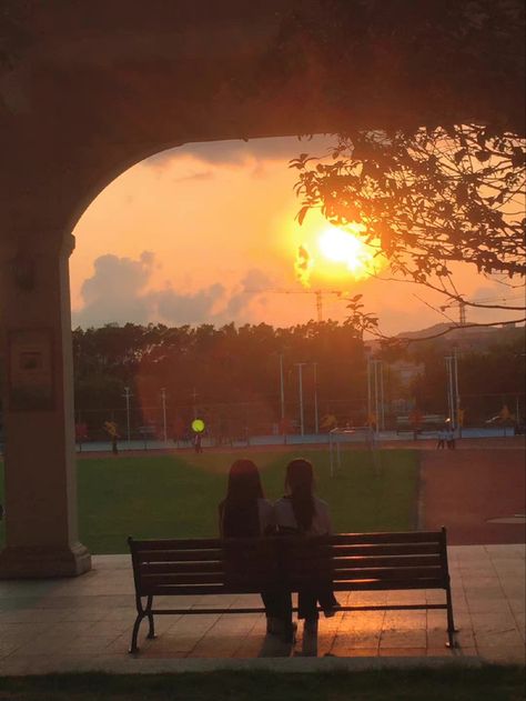 Sunset School, Chinese School, Artist Aesthetic, Simple Aesthetic, Sky View, School Aesthetic, City Aesthetic, Slice Of Life, Aesthetic Photography