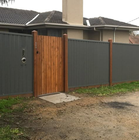 colorbond fencing gate for your home Privacy Landscaping Backyard, Corrugated Metal Fence, Privacy Screen Fence, Privacy Planter, Diy Privacy Screen, Timber Gates, Garden Privacy Screen, House Fence Design, Privacy Fence Designs