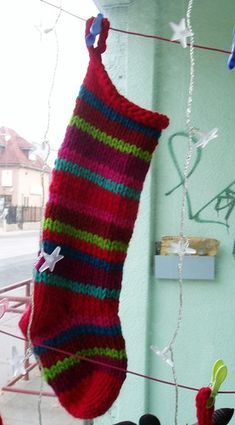 frayed at the edges: FREE Pattern: Quick & Easy Christmas Stocking Knitted Christmas Stocking Patterns Free, Jumbo Christmas Stocking, Easy Christmas Stockings, Christmas Stocking Pattern Free, Knitted Christmas Stocking Patterns, Stocking Pattern Free, Owl Feathers, Stocking Patterns, Crochet Christmas Stocking Pattern