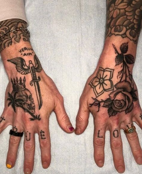 Adam Levine on Instagram: “No words. 😍” Right Hand Tattoo, Adam Levine Tattoos, Ribs Tattoo, True Love Tattoo, Hand Finger, Tattoo Hand, Vine Tattoos, Head Tattoos, Adam Levine