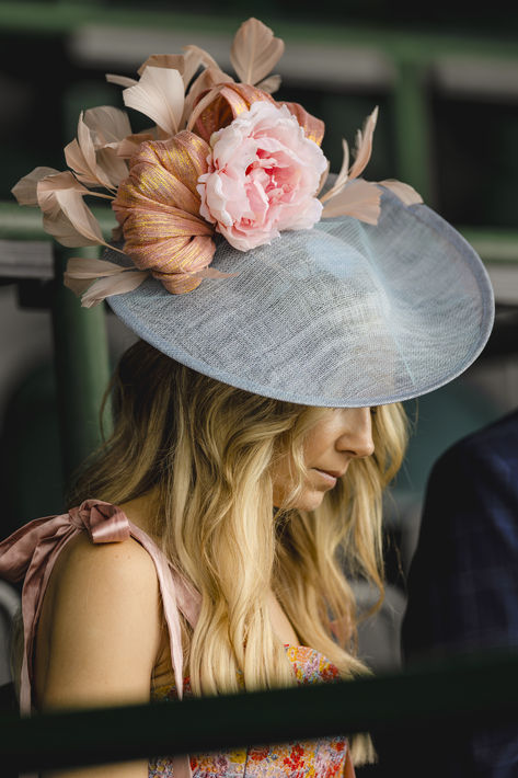 Every year the best fashion is on display at the Kentucky Derby. #fashion #style #kentuckyderby Vintage Mini Hats For Wedding, Kentucky Derby, Trendy Hats For Kentucky Derby, One Size Fits Most, Vintage Kentucky Derby Hat With Flower Shape, Classic Six-panel Hat For Kentucky Derby, Kentucky Derby Bucket Hat With Upf 50+, Horse Racing Party, Kentucky Derby Style, Royal Clothes, Kentucky Derby Hat