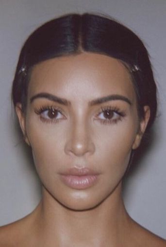 Kim Kardashian Without Makeup, Kardashian Nails, Young Kim Kardashian, Kim Khloe Kourtney, Celebs Without Makeup, Kim Kardashian Hair, Kardashian Hair, Creative Design Agency, Kim K Style