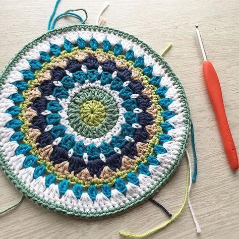 mobiusgirl crochet mandala wip Crochet Images, Crochet Beautiful, Twitter Logo, Logo Hand, Crochet Geek, Crochet Mandala Pattern, Crochet Circles, Crochet Blog, Crochet Dishcloths