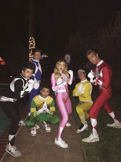 Disfraz Power Ranger, Power Rangers Disfraz, Power Rangers Halloween, Power Rangers Halloween Costume, 90's Costume, 2015 Halloween Costumes, Halloween Fits, Power Rangers Costume, Cute Group Halloween Costumes