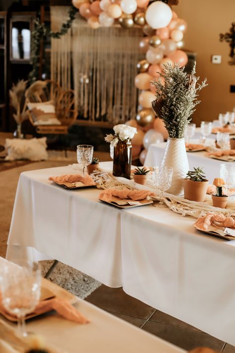 Boho bridal shower ideas Boho Kitchen Tea Ideas, Boho Bridal Shower Table Setting, Boho Bridal Shower Ideas Bohemian, Bridal Shower Boho Theme, Boho Bridal Shower Ideas, Shower Vibes, Shower 2023, Themed Bachelorette, Bridal Shower Activities