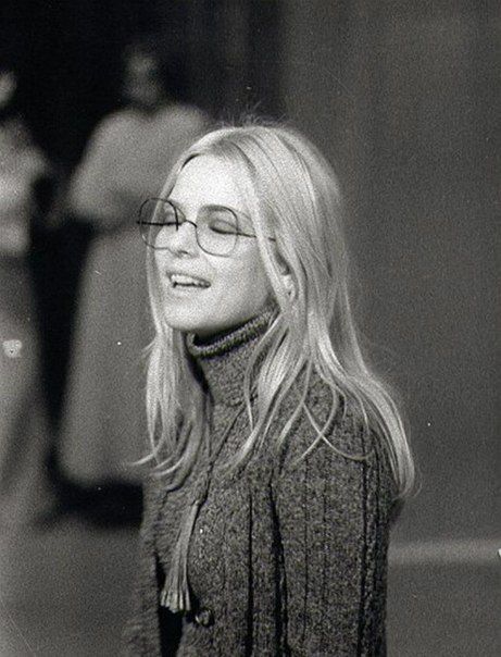 France Gall French Icons, France Gall, Uni Life, French Girls, Catherine Deneuve, Girls With Glasses, 60s Fashion, Vintage Beauty, 70s Fashion