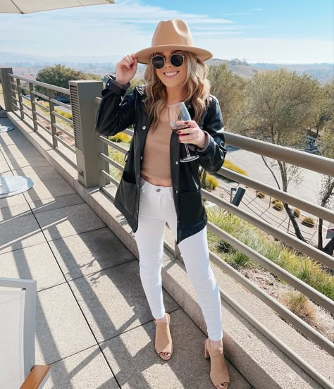 Napa Valley outfit // wine tasting outfit // white skinny jeans // wool hat // leather blazer // napa // winery outfit // petite style Mexico Winery Outfit, Indoor Wine Tasting Outfit, November California Outfits, Spring Hat Outfit, Bourbon Tasting Outfit, Cold Spring Winery Outfit, Winery Style, Wine Country Outfit Spring, Wine Trip Outfit