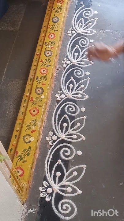 Big Border Rangoli Designs, Mugulu Simple, Easy Muggulu Designs, Side Designs For Rangoli, Border Alpona, Small Muggulu Easy, Lakshmi Rangoli, Side Border Rangoli Designs, Simple Muggulu Designs