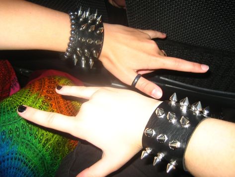 Stud Bracelet Spikes, Spiked Wrist Cuff, Spiked Bracelets Aesthetic, Wrist Cuffs Metal, Spike Bracelet Aesthetic, Metalhead Bracelets, Spikey Bracelets, Spiked Cuffs, Spike Aesthetic