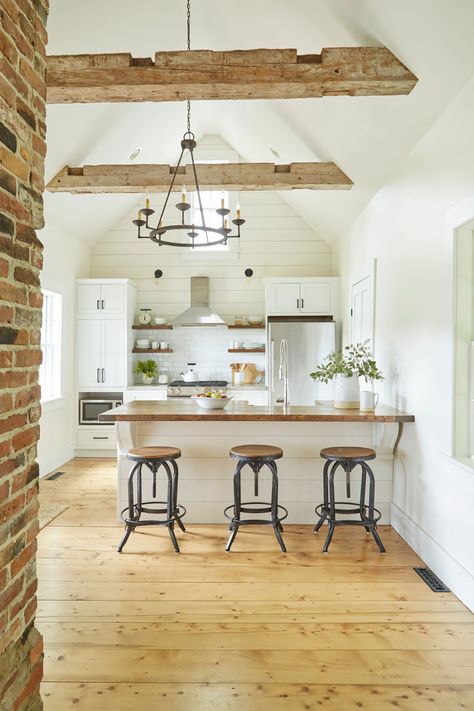 Vaulted Ceiling Ideas, Vaulted Ceiling Kitchen, Vaulted Ceiling Living Room, Stowe Vt, White Tile Floor, Farmhouse Kitchens, Light Wood Floors, Ceiling Ideas, Colored Ceiling