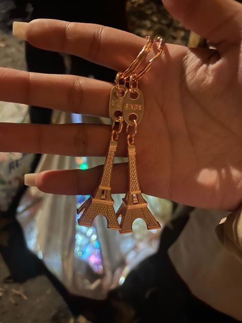 Efile Tower, Mini Eiffel Tower, Eiffel Tower Night, Eiffel Tower Keychain, Paris Souvenirs, Gift Towers, Paris Trip, Paris Eiffel Tower, The Eiffel Tower