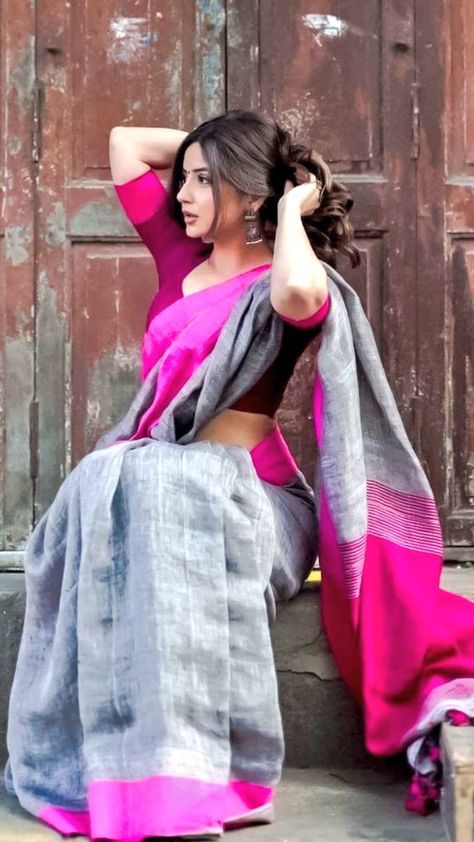 Kashmira Pardesi, Actress Hairstyles, Saree Poses, Photography Inspiration Portrait, Self Portrait Poses, Saree Photoshoot, Stylish Photo Pose, Photo Pose Style, Portrait Photography Poses