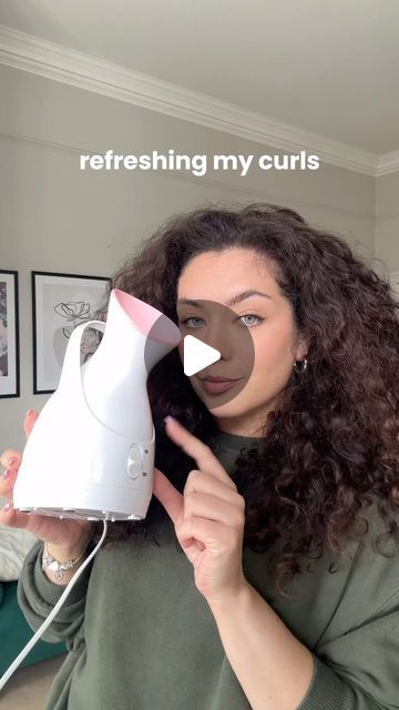 Plump Method For Curly Hair, Refreshing Curly Hair, Anti Frizz, Anti Frizz Products, Curly Hair, Curly Hair Styles, Hairstyles, Hair Styles, Hair