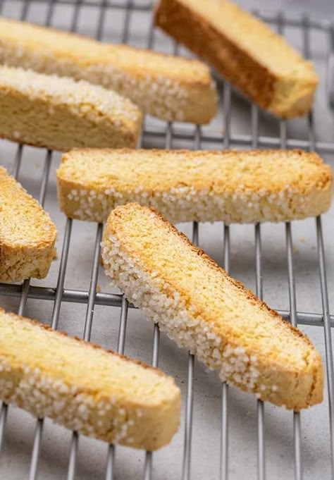 Gluten Free Biscotti Easy, Gf Biscotti Gluten Free, Gf Biscotti, Lemon Almond Biscotti Recipe, Easy Gluten Free Biscuits, Almond Flour Biscotti Recipe, Gluten Free Italian Cookies, Gluten Free Biscotti Recipe, Vanilla Biscotti