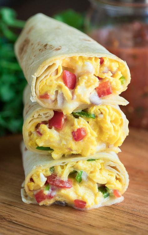 Veggie Breakfast Burritos - Peas and Crayons Blog Healthy Breakfast Burrito, Breakfast Burritos Recipe, Veggie Breakfast, Breakfast Burrito, Burritos Recipe, Veggie Bowl, Vegetarian Breakfast, Meal Prep For The Week, Breakfast Burritos