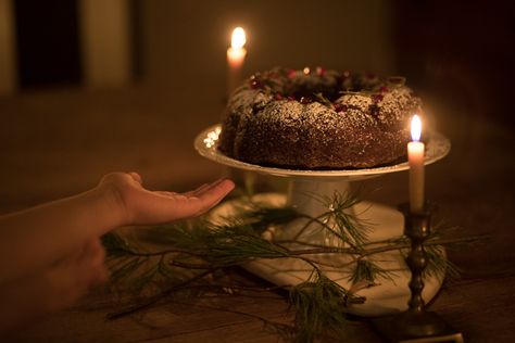 Solstice Cake, Celebrate Winter Solstice, Yule Recipes, Mermaid Spirit, Witch Recipes, Kitchen Witch Recipes, Yule Winter Solstice, Xmas 2024, Brownie Cupcakes