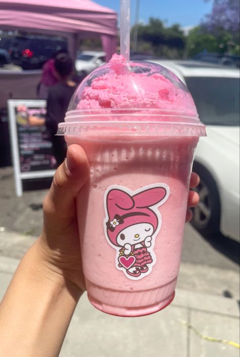 My Melody Food, Sanrio Starbucks, Sanrio Drinks, Hello Kitty Drink, Kitty Drink, Sanrio Cafe, Sanrio Food, Cute Drinks, Sanrio Aesthetic