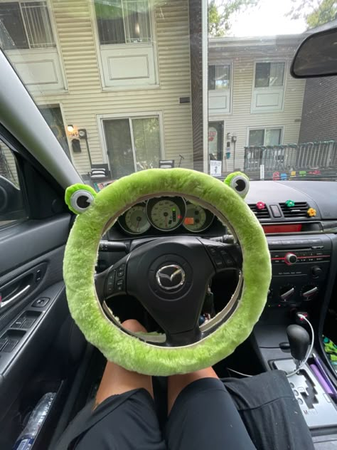 2023 Cars, Mirror Decor Ideas, Car Interior Diy, Hippie Car, Girly Car Accessories, Car Deco, Cool Car Accessories, Hanging Ideas, Crochet Car