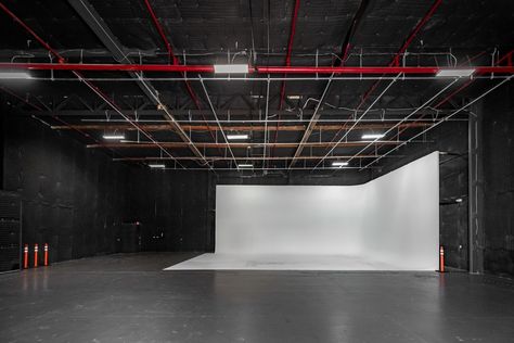 Film Studio Design, Warehouse Photography, Los Angeles Bars, Head Quarters, Blur Studios, Presentation Ideas, Space Ideas, Film Studio, Furniture Showroom