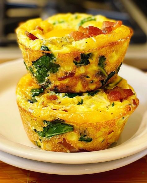 Breakfast Egg Muffins with Bacon and Spinach Turkey Bacon Egg Muffins, Breakfast Cupcakes Egg Bacon, Bacon And Egg Muffins, Frittata Muffins, Bacon Egg Muffins, Spinach And Bacon, Breakfast Egg Muffins, Bacon Muffins, Spinach Muffins