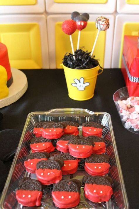 Cupcakes Minnie Mouse, Mickey Mouse Birthday Party Ideas, Mickey Mouse Party Decorations, Mickey Mouse Birthday Decorations, Mickey First Birthday, Mickey 1st Birthdays, Twodles Birthday, Mickey Mouse Themed Birthday Party, Fiesta Mickey Mouse