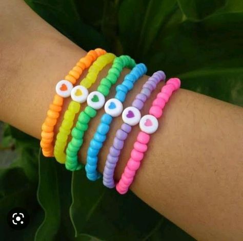 Pulseras Kandi, Pony Bead Bracelets, Ankle Bracelets Diy, Preppy Jewelry, Beads Craft Jewelry, Bracelet Craft Diy, Bead Charms Diy, Beaded Necklace Diy, Diy Bracelet Designs